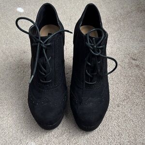 Elegant Black Women's Lace-Up Shoes